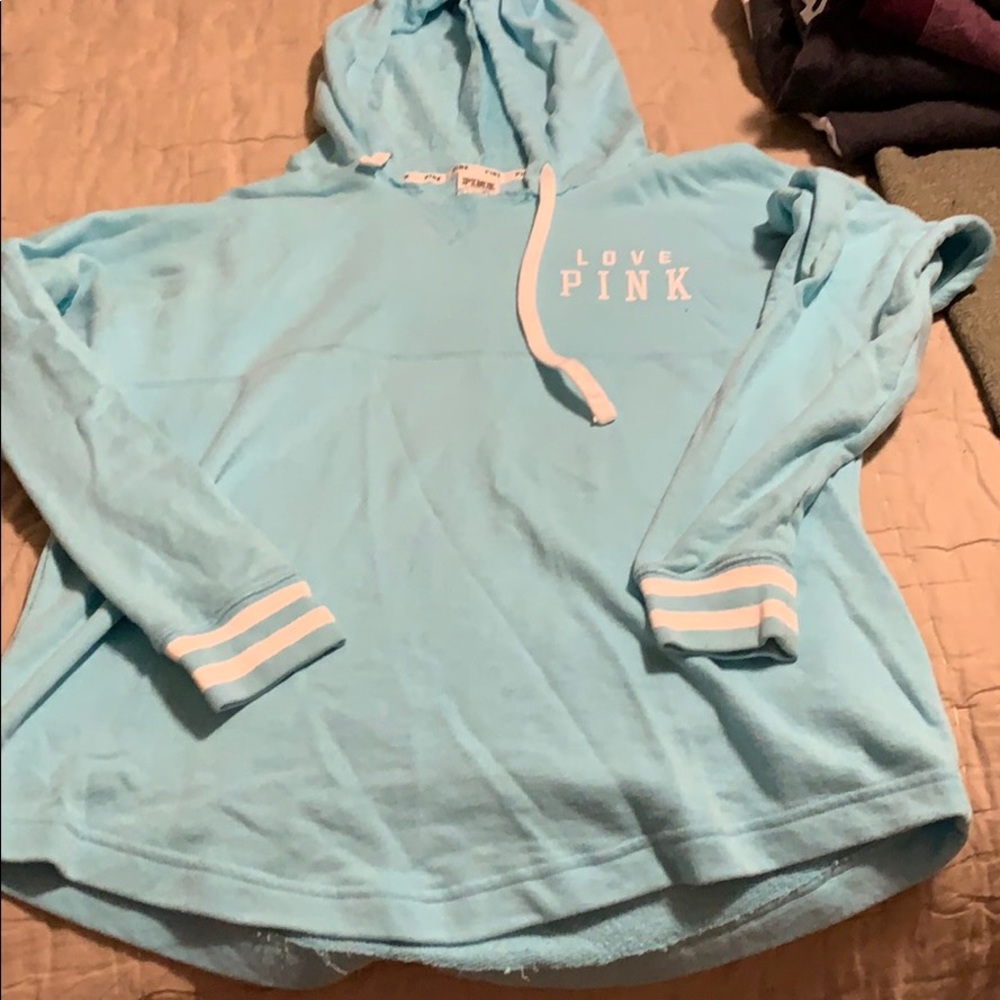 Long sleeve hooded long sleeve shirt
